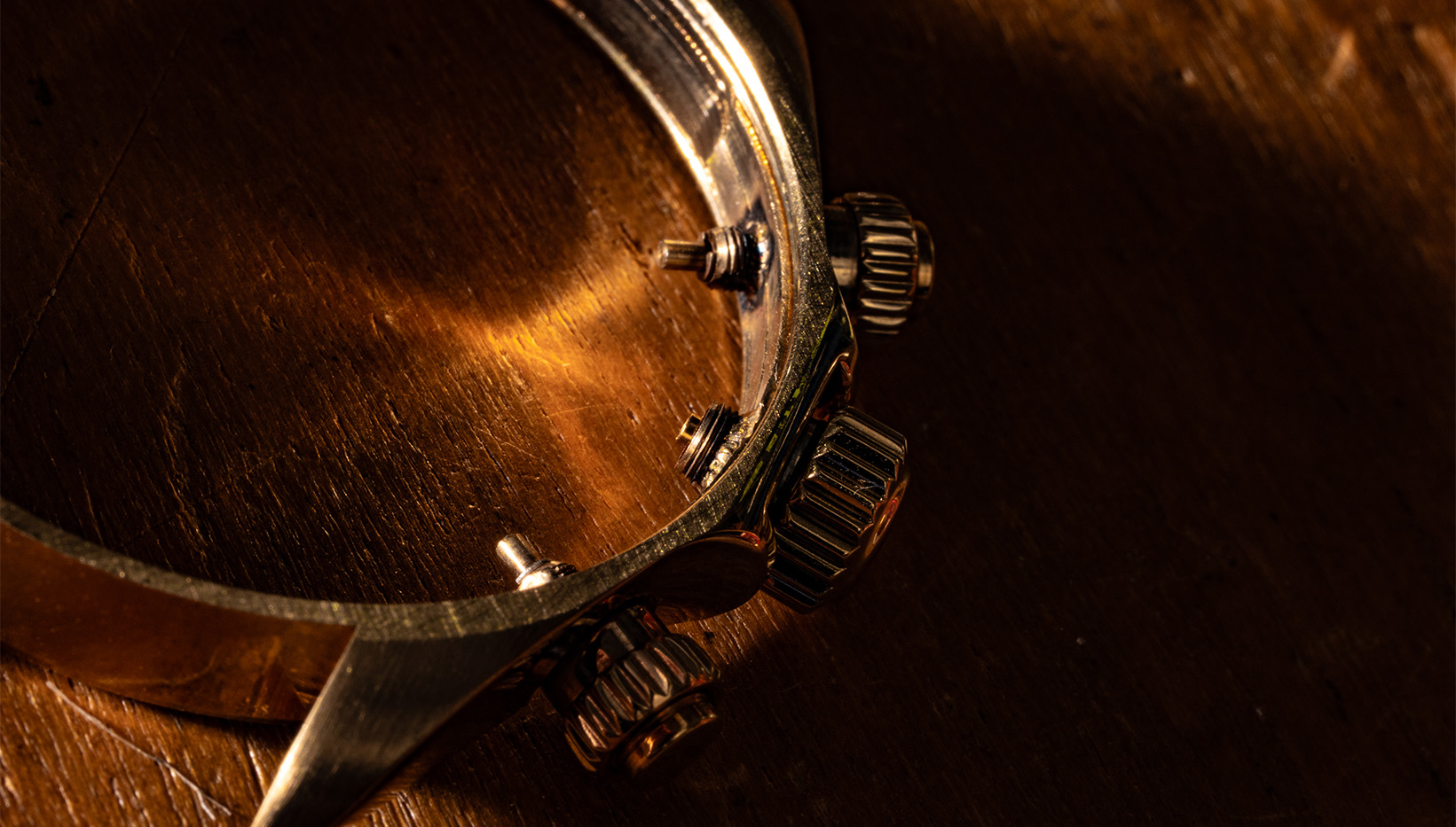 cassa orologio dorata